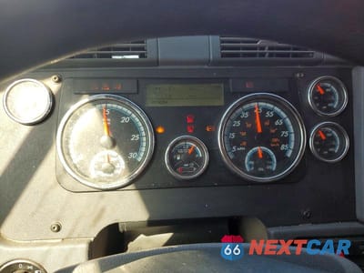 Zdjęcie 8 z 10 samochodu: 2017 FREIGHTLINER CASCADIA 125 VIN:3AKJGLDR0HSGP6386 - miniatura