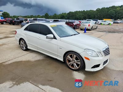 Czwarte zdjęcie samochodu z boku: 2012 MERCEDES-BENZ E 350 VIN:WDDHF5KB2CA555596 - miniatura