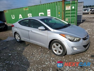 Czwarte zdjęcie samochodu z boku: 2012 HYUNDAI ELANTRA GLS VIN:KMHDH4AE7CU456632 - miniatura