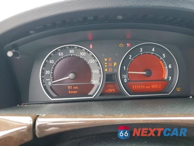 Zdjęcie 9 z 12 samochodu: 2007 BMW 750 I VIN:WBAHL83587DT08579 - miniatura