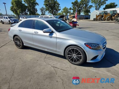 Czwarte zdjęcie samochodu z boku: 2021 MERCEDES-BENZ C 300 VIN:W1KWF8DB3MR621100 - miniatura