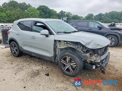Czwarte zdjęcie samochodu z boku: 2025 VOLVO XC40 CORE VIN:YV4L12UJ9S2515754 - miniatura