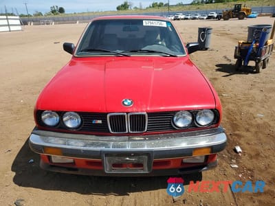 Piąte zdjęcie samochodu w środku: 1986 BMW 325 E VIN:WBAAB5401G9687207 - miniatura