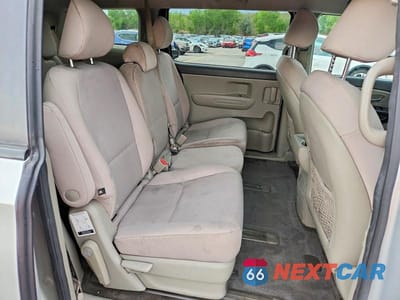 Zdjęcie 11 z 13 samochodu: 2017 KIA SEDONA LX VIN:KNDMB5C19H6242372 - miniatura