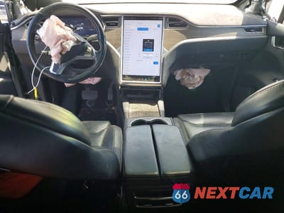 Zdjęcie 8 z 14 samochodu: 2016 TESLA MODEL X VIN:5YJXCBE2XGF001518 - miniatura