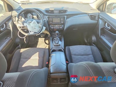 Zdjęcie 8 z 13 samochodu: 2017 NISSAN ROGUE SPORT SV VIN:JN1BJ1CR7HW142556 - miniatura