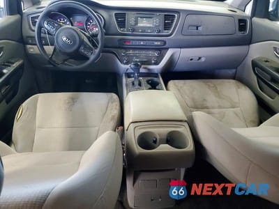 Zdjęcie 8 z 13 samochodu: 2017 KIA SEDONA LX VIN:KNDMB5C15H6220272 - miniatura