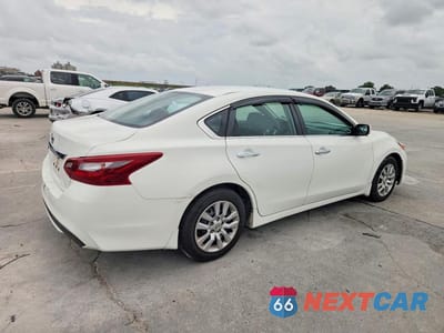 Trzecie zdjęcie samochodu z tyłu: 2018 NISSAN ALTIMA 2.5 VIN:1N4AL3APXJC274529 - miniatura