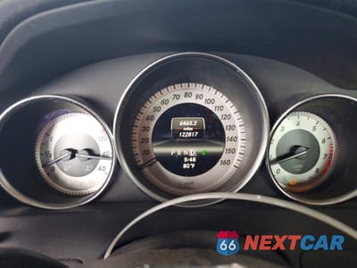 Zdjęcie 9 z 12 samochodu: 2013 MERCEDES-BENZ C 250 VIN:WDDGF4HBXDR298476 - miniatura