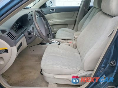 Zdjęcie 6 z 11 samochodu: 2006 HYUNDAI SONATA GL VIN:KMHET46C46A074638 - miniatura