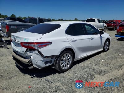 Trzecie zdjęcie samochodu z tyłu: 2018 TOYOTA CAMRY LE VIN:4T1B11HKXJU501498 - miniatura