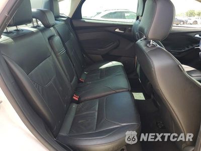 Zdjęcie 10 z 12 samochodu: 2015 FORD FOCUS TITANIUM VIN:1FADP3J24FL228725 - miniatura