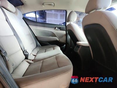 Zdjęcie 10 z 12 samochodu: 2018 HYUNDAI ELANTRA SEL VIN:5NPD84LF3JH320774 - miniatura