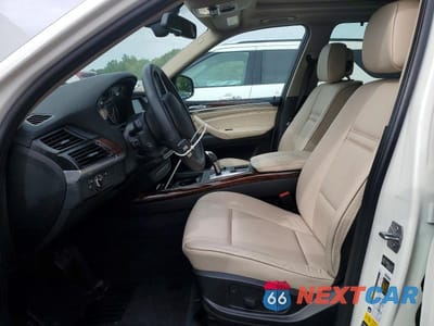 Zdjęcie 7 z 13 samochodu: 2013 BMW X5 XDRIVE35I VIN:5UXZV4C58D0B24371 - miniatura