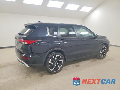 Trzecie zdjęcie samochodu z tyłu: 2024 MITSUBISHI OUTLANDER SE VIN:JA4J3VA87RZ041516 - miniatura