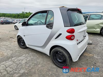 Drugie zdjęcie samochodu z przodu: 2015 SMART FORTWO PURE VIN:WMEEJ3BA7FK814218 - miniatura