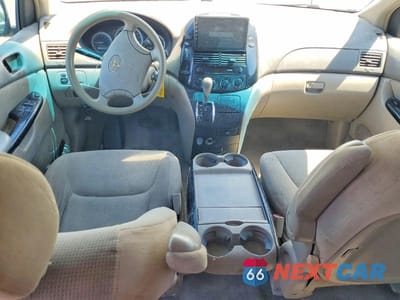 Zdjęcie 8 z 13 samochodu: 2004 TOYOTA SIENNA LE 8 PASSENGER VIN:5TDZA23C44S072232 - miniatura