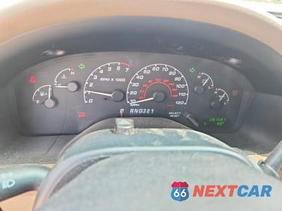 Zdjęcie 9 z 13 samochodu: 2002 FORD EXPLORER XLT VIN:1FMZU63E72ZC41151 - miniatura