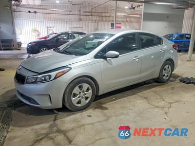 2017 KIA FORTE LX 3KPFK4A78HE028977 - główne zdjęcie licytacji z USA - miniatura