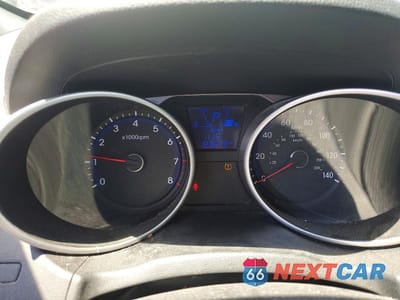 Zdjęcie 9 z 13 samochodu: 2014 HYUNDAI TUCSON SE VIN:KM8JUCAG2EU826642 - miniatura