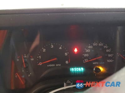 Zdjęcie 9 z 12 samochodu: 2004 JEEP WRANGLER VIN:1J4FA29104P787120 - miniatura