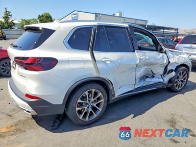 Trzecie zdjęcie samochodu z tyłu: 2026 BMW X5 XDRIVE40I VIN:5UX23EU01T9098011 - miniatura