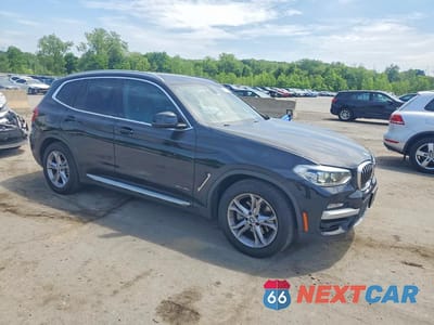Czwarte zdjęcie samochodu z boku: 2018 BMW X3 XDRIVE30I VIN:5UXTR9C52JLC73733 - miniatura