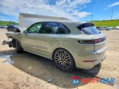 Drugie zdjęcie samochodu z przodu: 2026 PORSCHE CAYENNE SE HYBRID VIN:WP1AN2AY4TDA20172 - miniatura