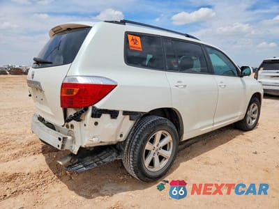 Trzecie zdjęcie samochodu z tyłu: 2010 TOYOTA HIGHLANDER SE VIN:5TDKK3EH4AS022827 - miniatura