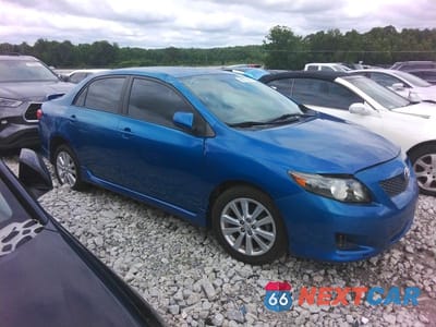 Czwarte zdjęcie samochodu z boku: 2010 TOYOTA COROLLA S VIN:2T1BU4EE6AC492632 - miniatura