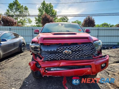 Piąte zdjęcie samochodu w środku: 2019 TOYOTA TUNDRA SR5 VIN:5TFUY5F18KX800871 - miniatura