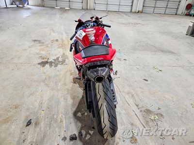 Czwarte zdjęcie samochodu z boku: 2024 HONDA CBR600 RR VIN:JH2PC40J3RK100611 - miniatura