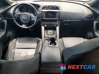 Zdjęcie 8 z 13 samochodu: 2017 JAGUAR F-PACE PREMIUM VIN:SADCJ2BN3HA097218 - miniatura