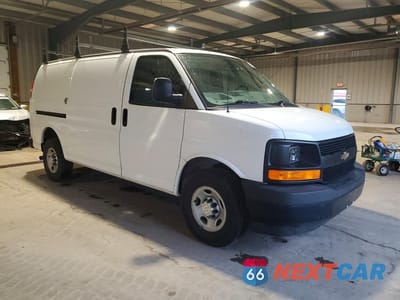 Czwarte zdjęcie samochodu z boku: 2017 CHEVROLET EXPRESS G2500 VIN:1GCWGAFF7H1133691 - miniatura