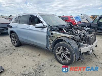 Czwarte zdjęcie samochodu z boku: 2016 MERCEDES-BENZ GLC 300 VIN:WDC0G4JB3GF102204 - miniatura