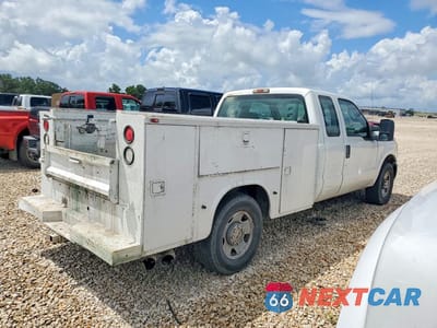 Trzecie zdjęcie samochodu z tyłu: 2011 FORD F250 SUPER DUTY VIN:1FT7X2ATXBEC24476 - miniatura