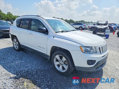 Czwarte zdjęcie samochodu z boku: 2012 JEEP COMPASS SPORT VIN:1C4NJCBB8CD639405 - miniatura