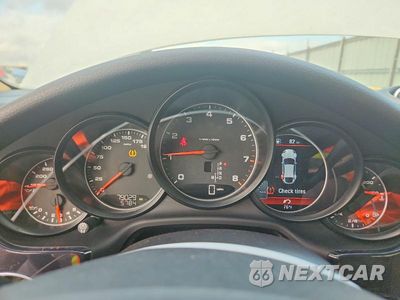 Zdjęcie 9 z 11 samochodu: 2016 PORSCHE PANAMERA 2 VIN:WP0AA2A72GL008036 - miniatura