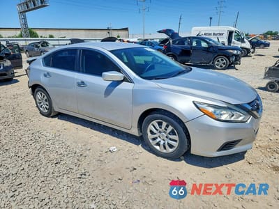 Czwarte zdjęcie samochodu z boku: 2016 NISSAN ALTIMA 2.5 S VIN:1N4AL3AP3GN357197 - miniatura