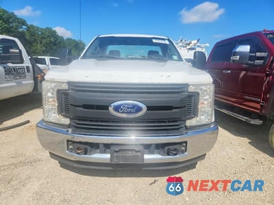 Piąte zdjęcie samochodu w środku: 2017 FORD F250 SUPER DUTY VIN:1FDBF2A65HEF23594 - miniatura
