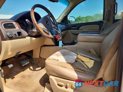 Zdjęcie 7 z 13 samochodu: 2009 GMC YUKON DENALI VIN:1GKFK03259R239199 - miniatura