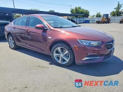 Czwarte zdjęcie samochodu z boku: 2018 BUICK REGAL PREFERRED VIN:W04GL6SX5J1111569 - miniatura