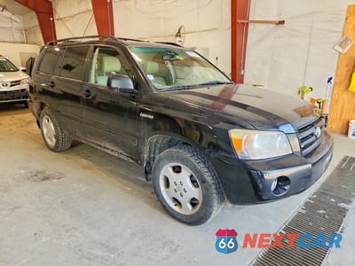 Czwarte zdjęcie samochodu z boku: 2005 TOYOTA HIGHLANDER LIMITED VIN:JTEEP21A950116384 - miniatura