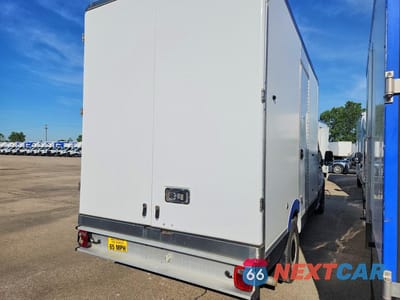 Trzecie zdjęcie samochodu z tyłu: 2022 FORD TRANSIT DELIVERY TRUCK VIN:1FDBW5Z89NKA31686 - miniatura