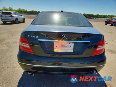 Zdjęcie 6 z 12 samochodu: 2013 MERCEDES-BENZ C 250 VIN:WDDGF4HB5DR273078 - miniatura