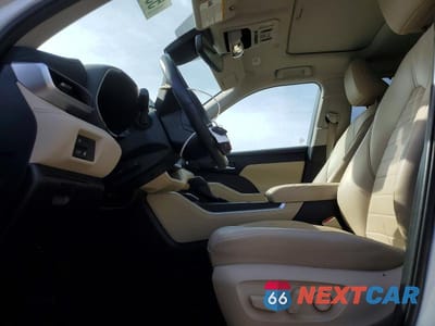 Zdjęcie 7 z 14 samochodu: 2023 TOYOTA HIGHLANDER HYBRID XLE VIN:5TDKBRCH7PS136657 - miniatura