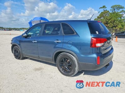 Drugie zdjęcie samochodu z przodu: 2014 KIA SORENTO LX VIN:5XYKT3A64EG443385 - miniatura