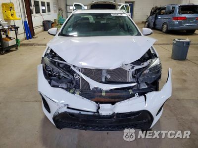 Piąte zdjęcie samochodu w środku: 2017 TOYOTA COROLLA SE VIN:5YFBURHE3HP619694 - miniatura