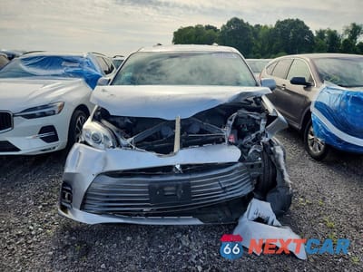 Piąte zdjęcie samochodu w środku: 2018 TOYOTA SIENNA XLE 8-PASSENGER VIN:5TDYZ3DC7JS938249 - miniatura