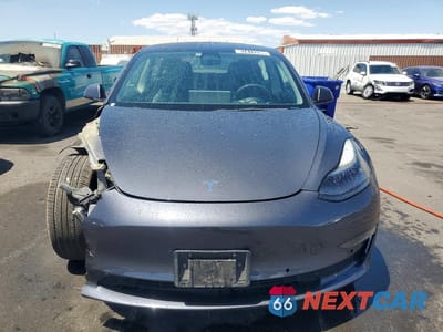 Piąte zdjęcie samochodu w środku: 2022 TESLA MODEL 3 VIN:5YJ3E1EB1NF289767 - miniatura